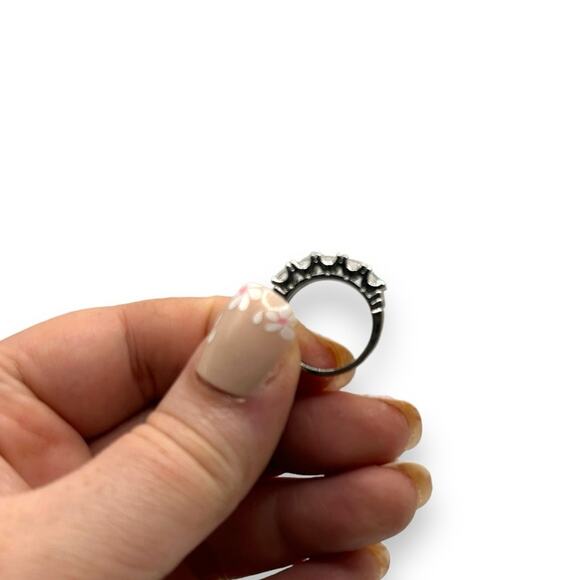 Macy's Cubic Zirconia Ring Size 5 Round Cut Multi Stone Wedding Band Engagement - Picture 4 of 7